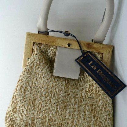 LA REGALE Framed Wristlet Pouch Beige